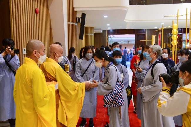 Chùm ảnh mồng một Tết Nhâm Dần